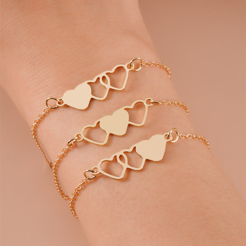 Damen Fußkettchen mit verspielten Herzmotiven und filigraner Kettenstruktur Shop Nory