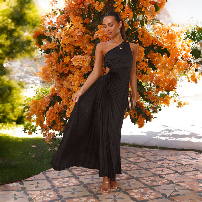 Damen Plissee-Maxikleid mit asymmetrischem Ausschnitt und seitlichem Cut-Out