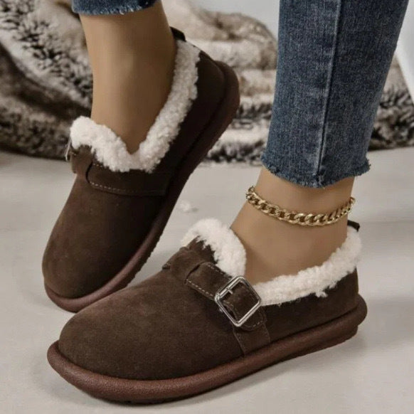 Damen Gefütterte Wildleder‑Optik Hausschuhe-Mules mit Teddyfutter und verstellbarem Riemen Shop Nory