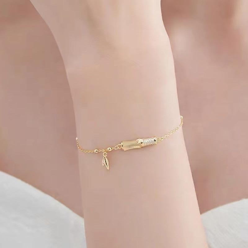 Damen filigranes Armband mit charmanten Anhängern Shop Nory