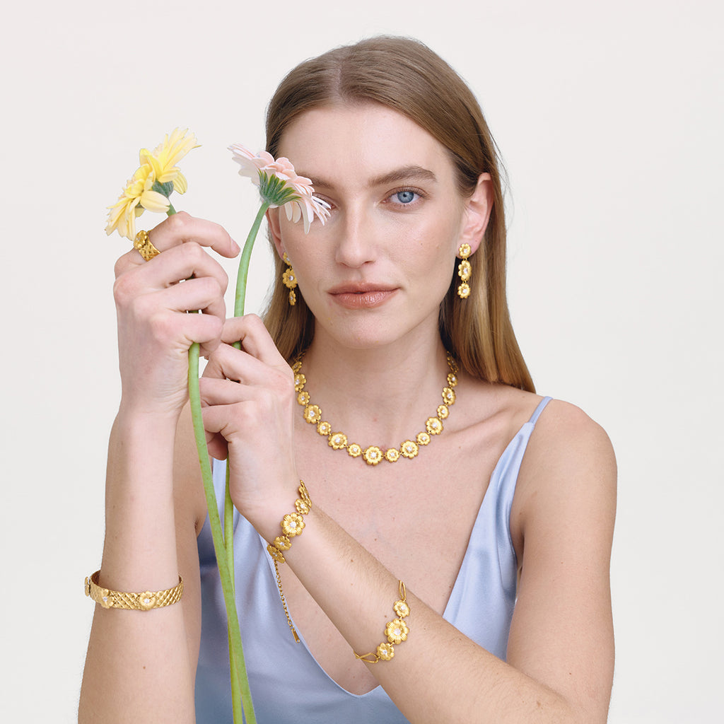Damen Offenes Armband mit floralen Mustern aus hypoallergenem Edelstahl Shop Nory