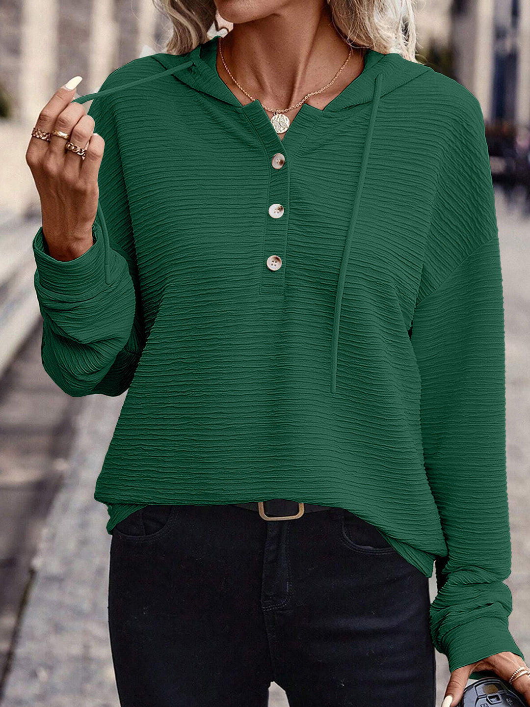 Damen Texturierter Kapuzenpullover mit Knopfleiste und Oversize-Schnitt Shop Nory