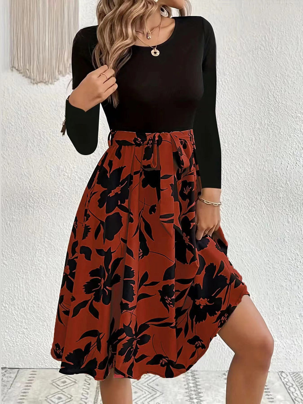 Damen Elegantes Midikleid mit floralem Print und gesmoktem Oberteil