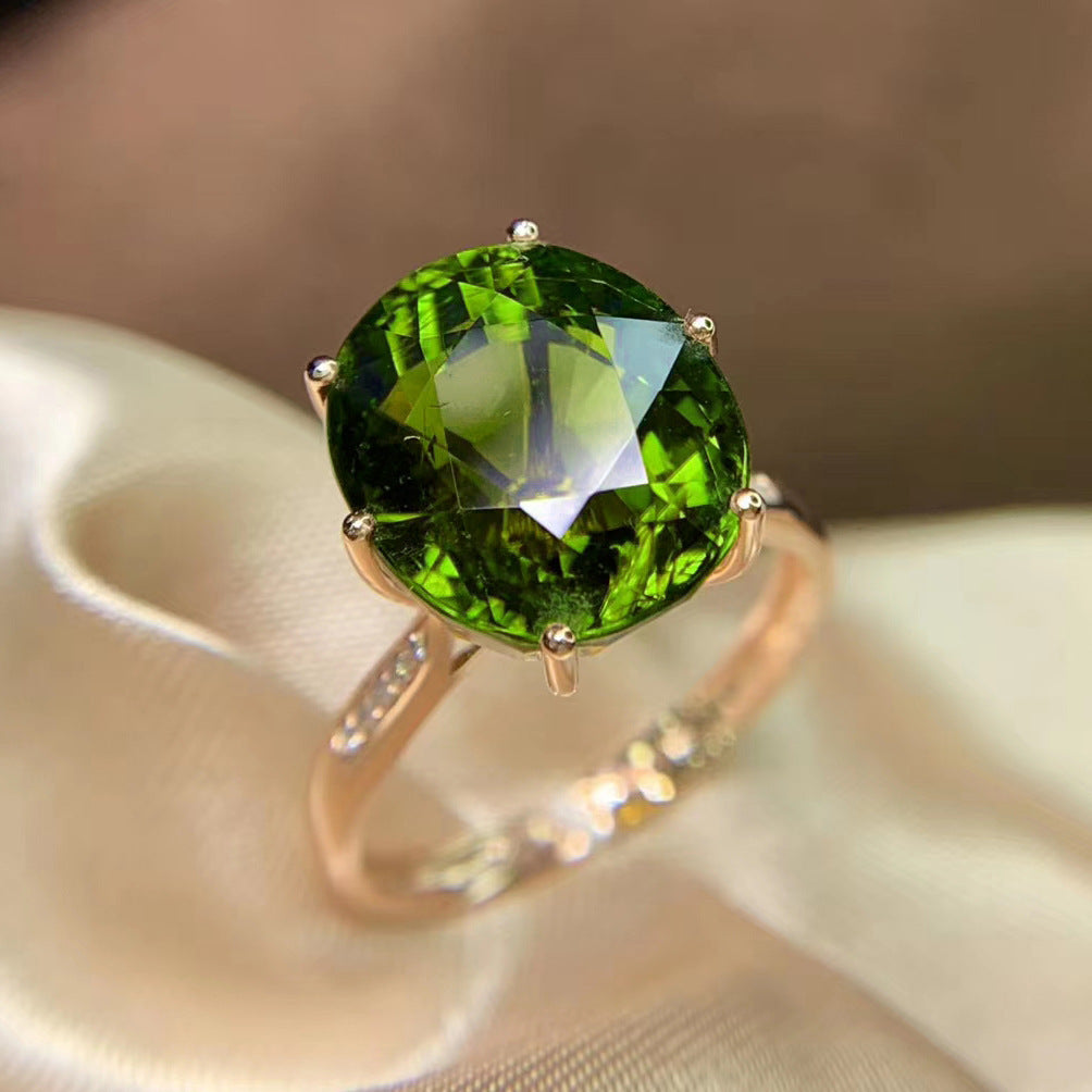 Damen Eleganter Ring mit ovalem Edelstein und funkelnden Zirkonia Shop Nory