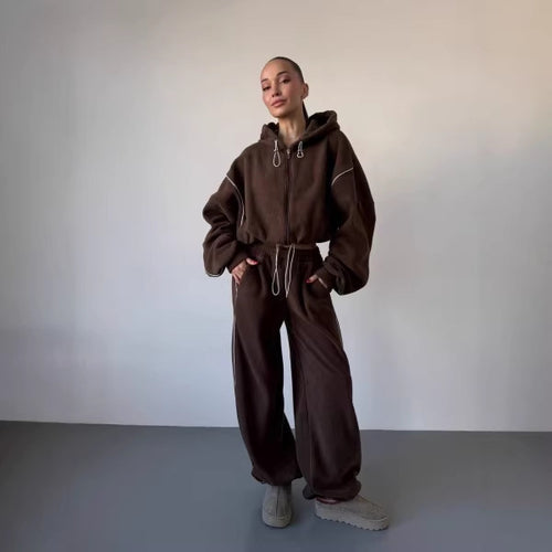 Damen gekürztes Zip-Hoodie mit Tunnelzug und hochgeschnittener weiter Fleece-Loungehose Shop Nory
