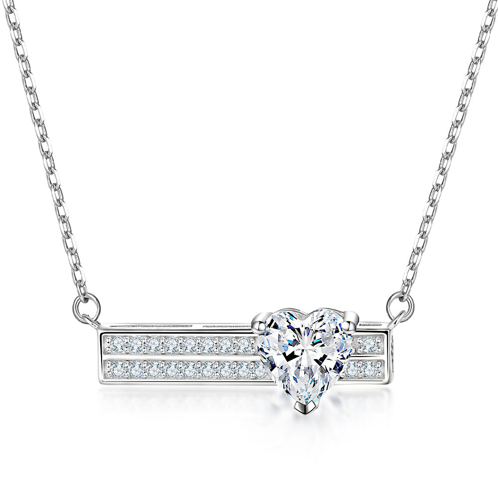 Damen Halskette mit herzförmigem Anhänger und funkelnden Zirkonia Shop Nory
