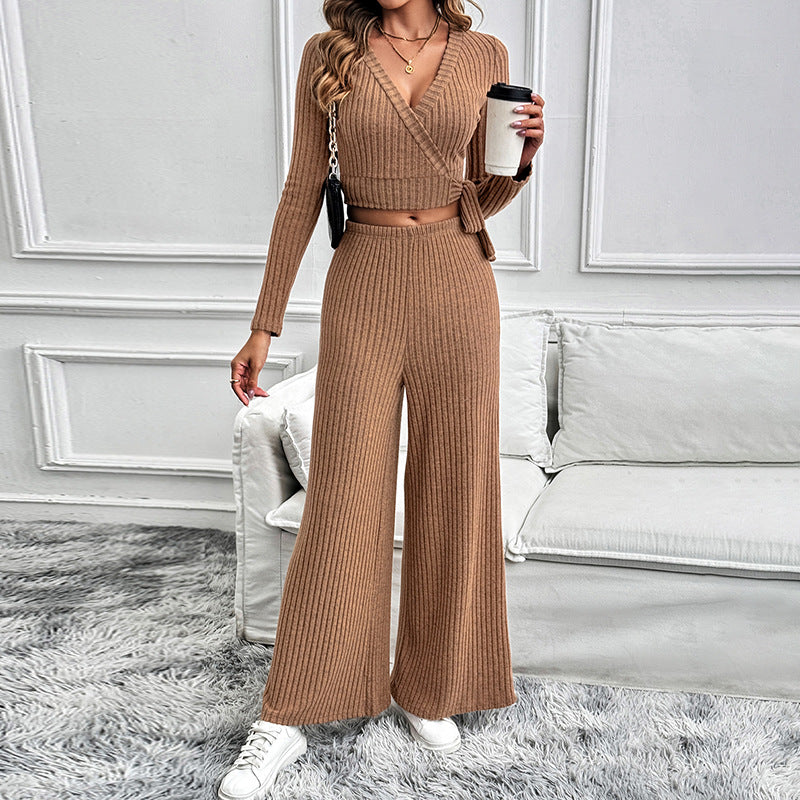 Damen Gestricktes Zweiteiler-Set mit Wickel-Cropped-Cardigan und hochtaillierter weiter Rippstrickhose Shop Nory