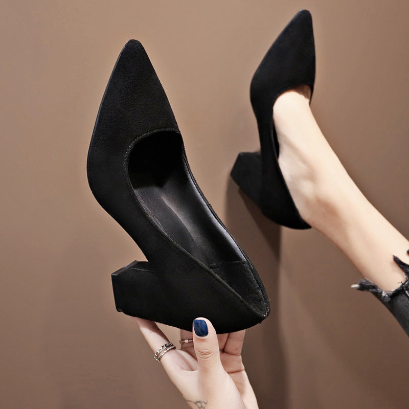 Damen Samtige Spitz-Pumps mit mittelhohem geometrischem Blockabsatz Shop Nory