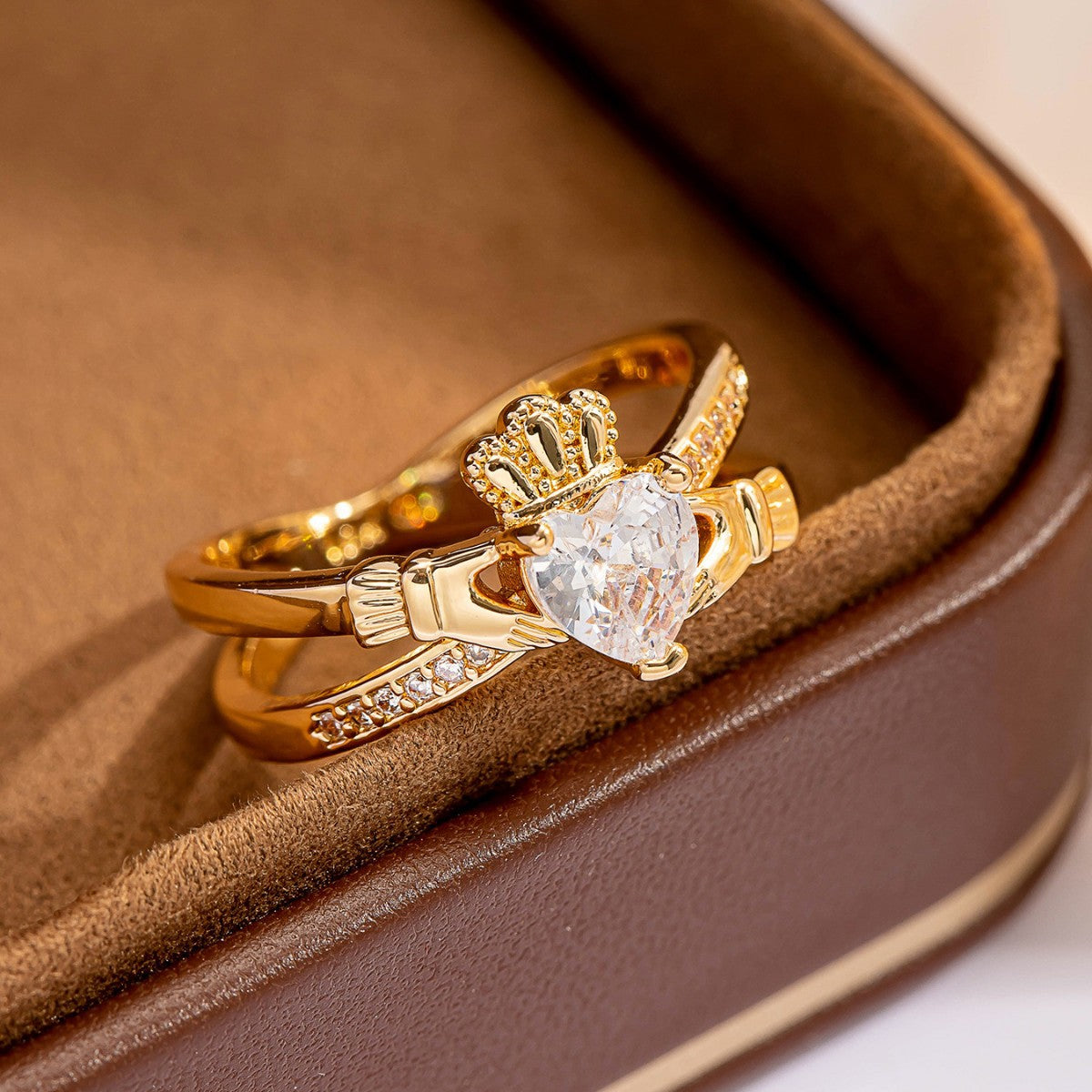Damen herzförmiger und eleganter Ring mit Zirkonia Shop Nory