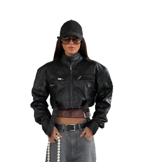 Damen Cropped Boxy-Bikerjacke aus veganem Leder mit hohem Stehkragen, Reißverschlusstaschen & Schnallen-Detail Shop Nory