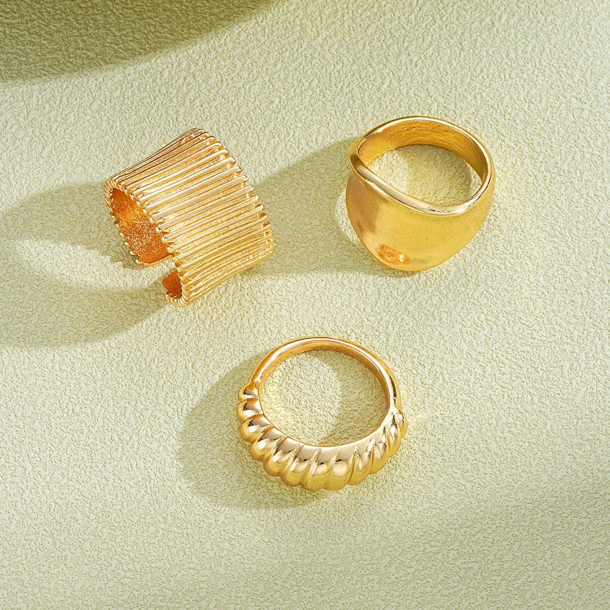 Damen Ring-Kollektion mit geschwungenen und eleganten Designs Shop Nory