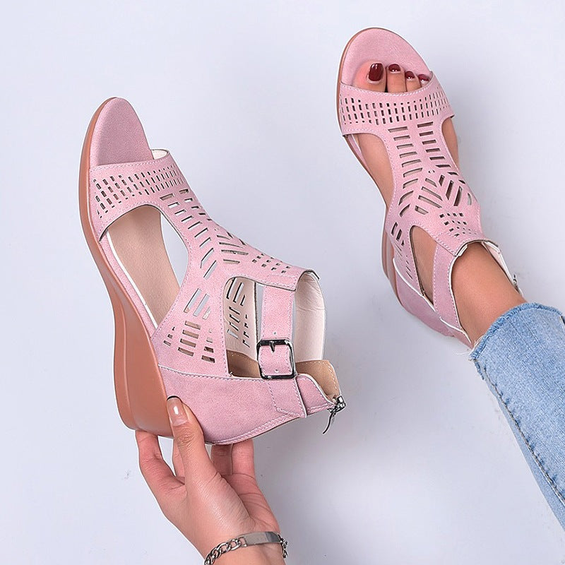 Damen Keil-Sandalen mit modischem Lochdesign und verstellbarem Riemen