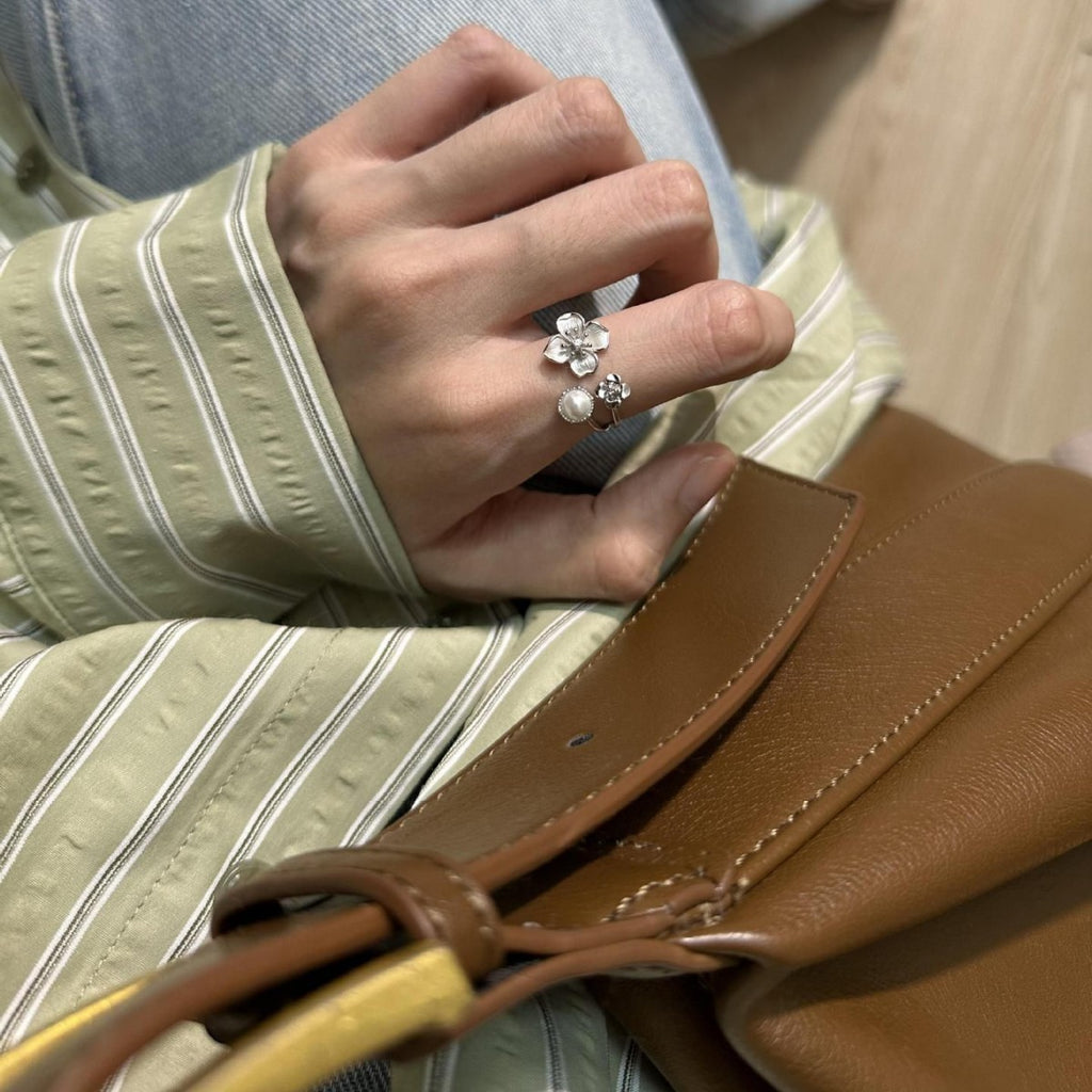 Damen Offener Ring mit floralem Design und Perlenakzent Shop Nory
