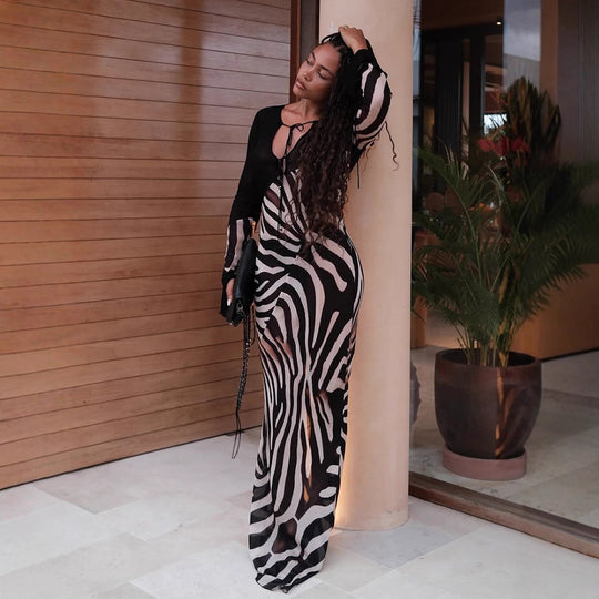 Damen figurbetontes Mesh‑Maxikleid mit tiefem V‑Ausschnitt & grafischem Zebra‑Print Shop Nory