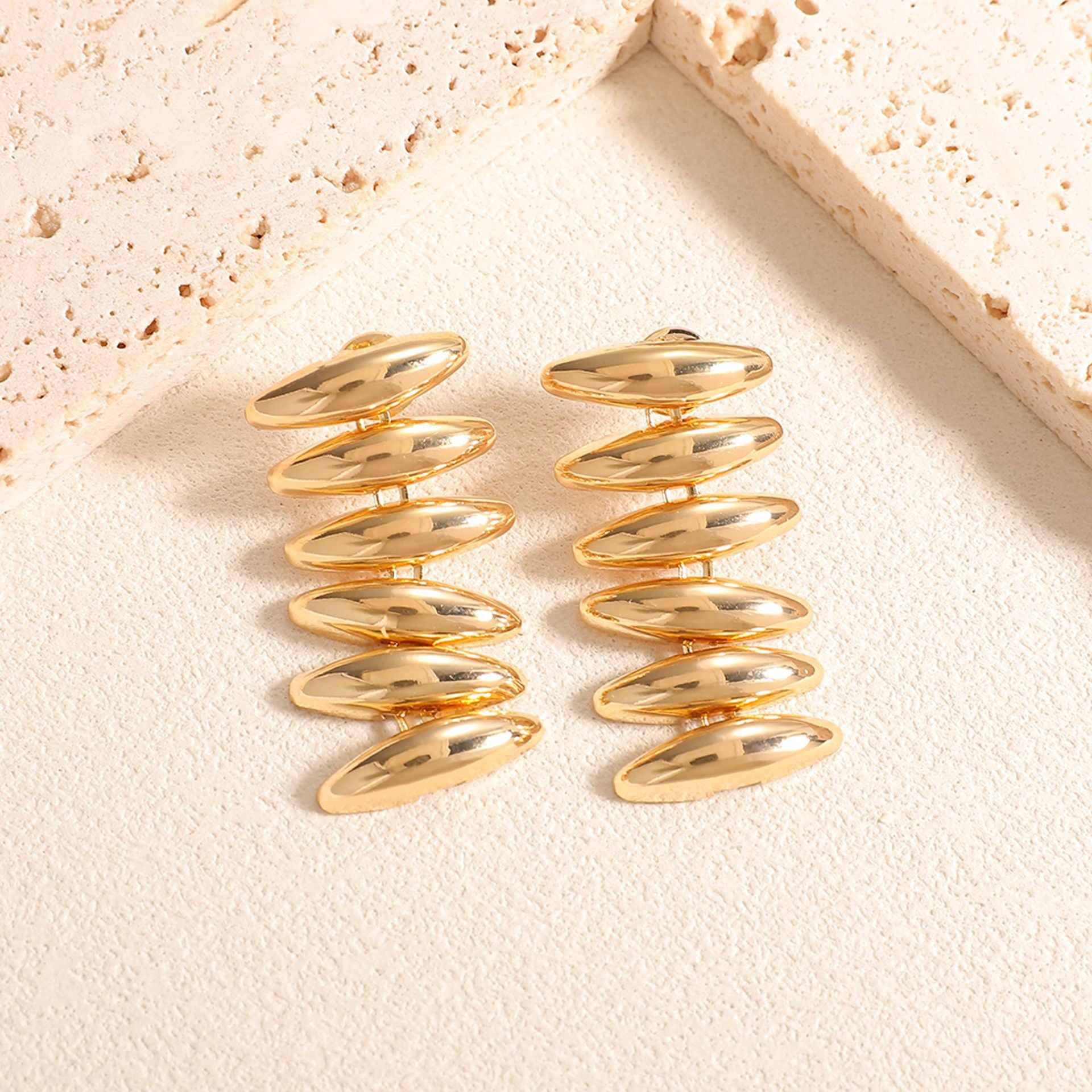 Damen Perl- und Metall-Design Ohrringe Shop Nory