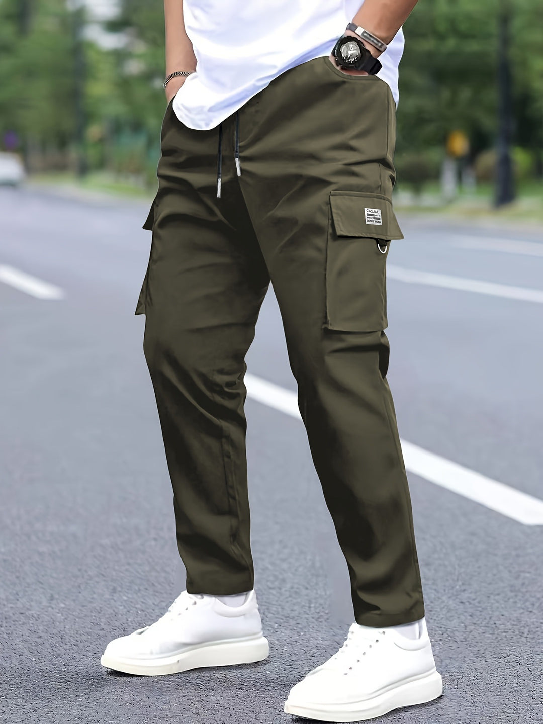 Herren Cargohose konisch zulaufend im Joggerstil mit Tunnelzug, Klappfächern & D‑Ring Shop Nory