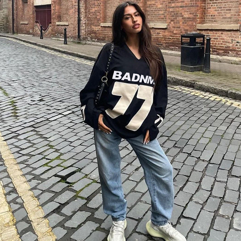 Damen Oversize Sport-Sweatshirt mit V-Ausschnitt und Statement-Print Shop Nory
