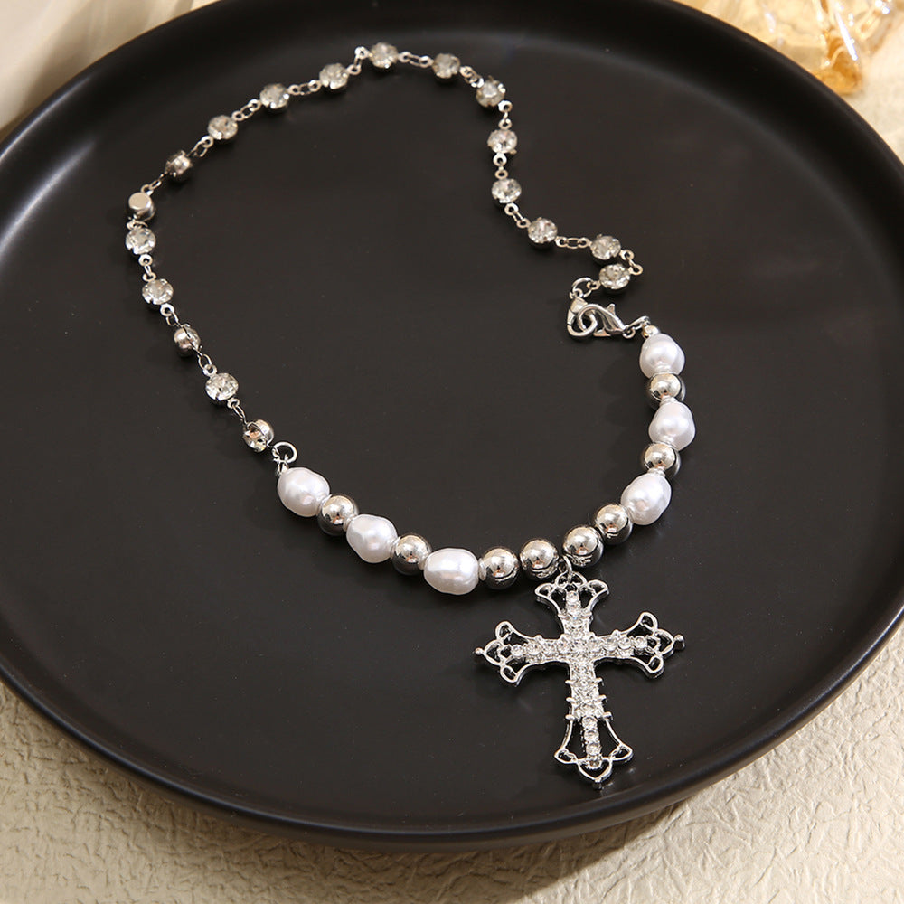 Damen Halskette mit filigranem Kreuzanhänger und hochwertiger Kette Shop Nory