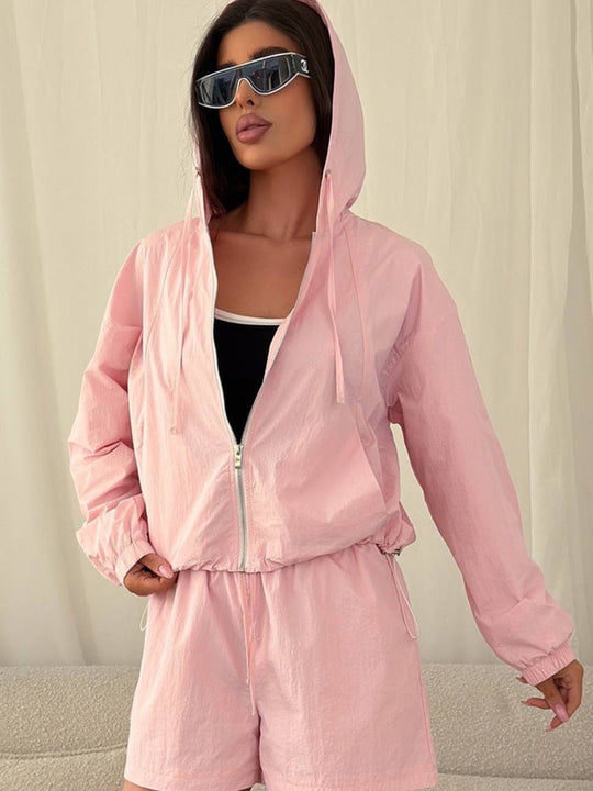 Damen lässiges Windbreaker-Set mit kurzen Hosen und Kapuze Shopnory