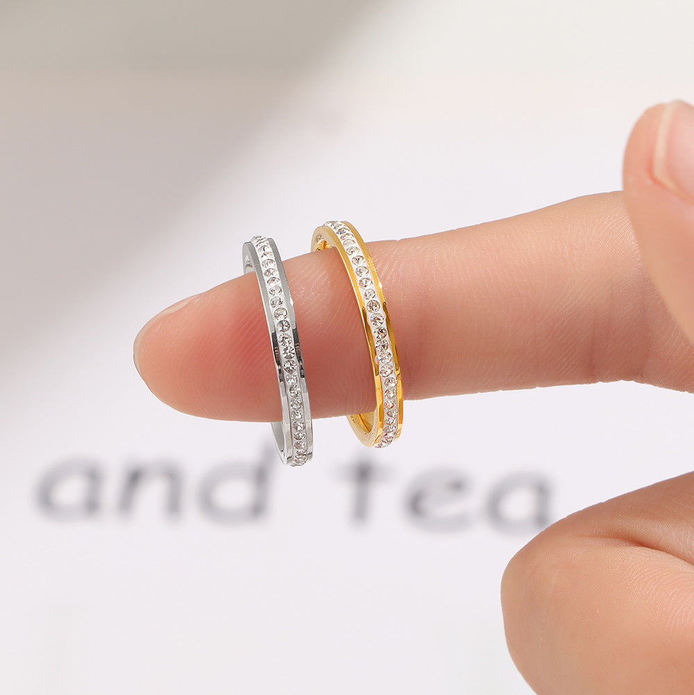 Damen klassischer Ring mit funkelnden Zirkonia-Steinen Shop Nory