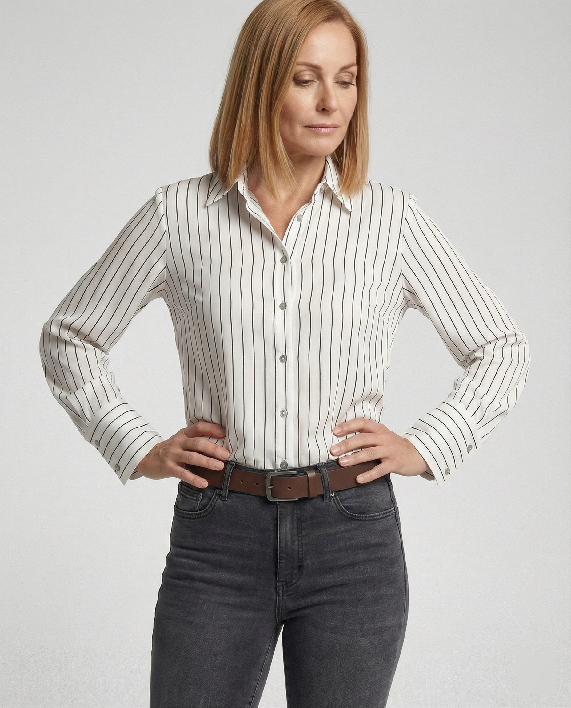 Damen Elegante Streifenbluse mit modernem Schnitt