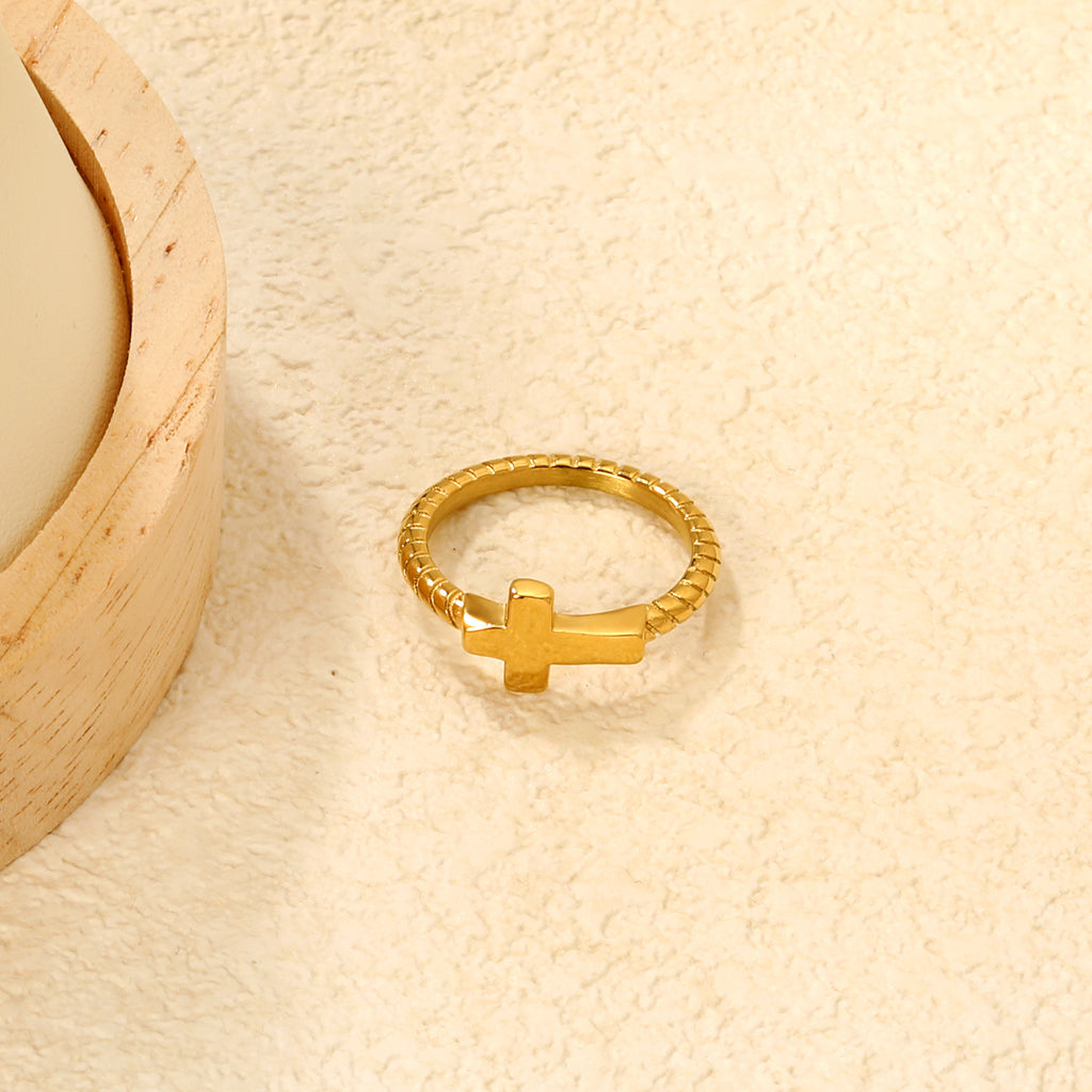 Damen Ring mit modernem Kreuzdesign und elegantem eingearbeitetem Muster Shop Nory