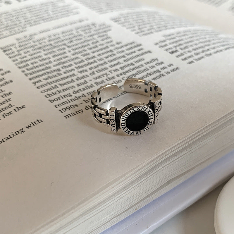 Damenring mit kunstvollem Design und rundem Onyx Shop Nory