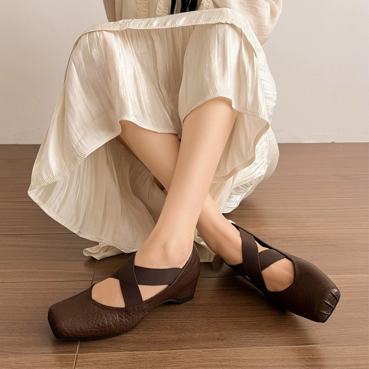 Damen Elegante Ballerinas mit dehnbarem Überkreuz-Riemen