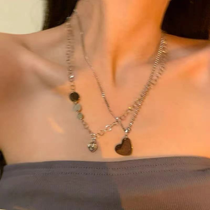 Damen Kette mit harmonischem Layering-Design und verspielten Anhängern Shop Nory