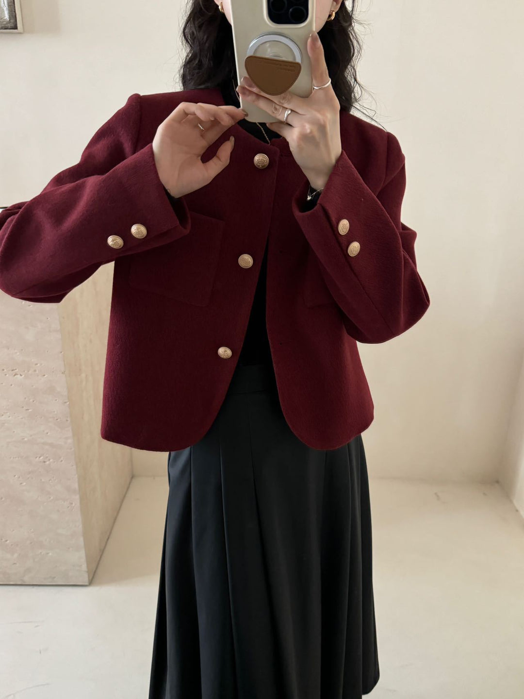 Damen Kurzblazer mit rundem Ausschnitt, Strukturstoff und goldenen Knöpfen Shop Nory