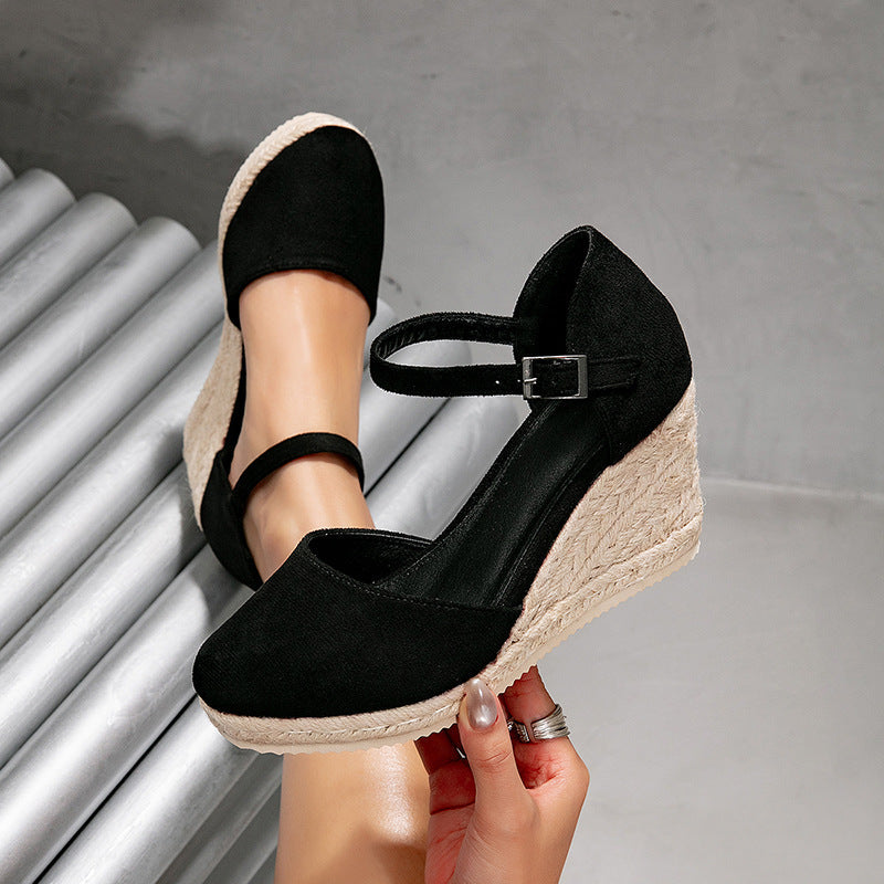 Damen Wedge-Sandalen mit eleganten Riemen und Raffia-Details Shopnory