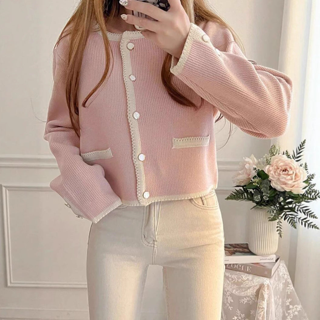 Damen Kurzgeschnittener gerippter Cardigan mit kontrast‑Häkelkante, Zierknopfleiste und Taschenleisten Shop Nory