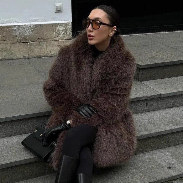 Damen Kurzmantel aus langfaserigem Shaggy-Faux-Fur mit extravoluminösem Schalkragen Shop Nory