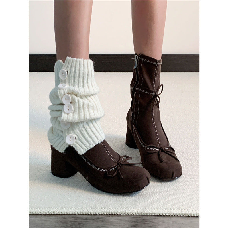 Damen Ballerina‑inspirierte Ankle‑Heels mit gerafftem Schaft und sculpted Blockabsatz Shop Nory