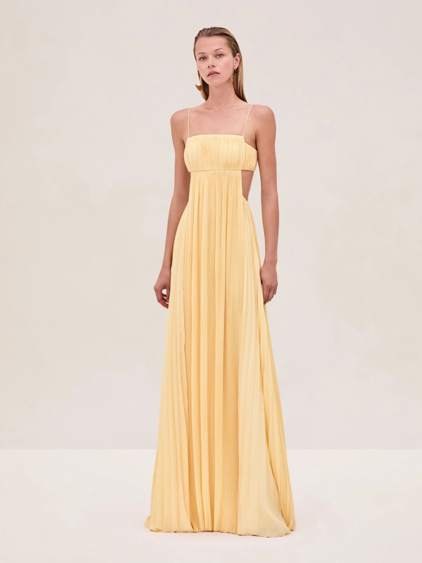 Damen Maxi-Kleid mit eleganter Plisseedetails und schmalen Spaghettiträgern