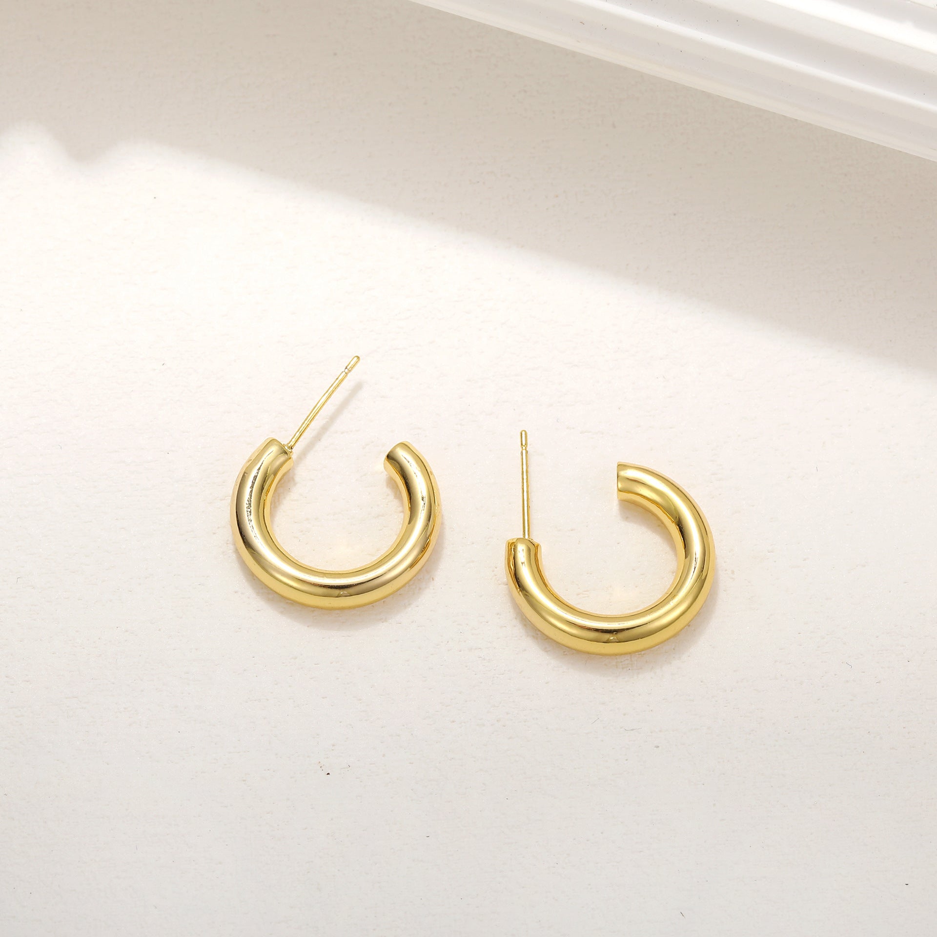 Damen Ohrringe-Set mit vielseitigen Formen und eleganter Goldverzierung Shop Nory