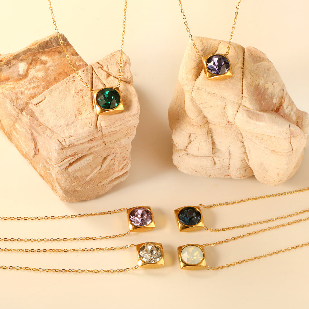 Damen Halskette mit quadratischem Kristallanhänger aus hochwertigem Edelstahl Shop Nory
