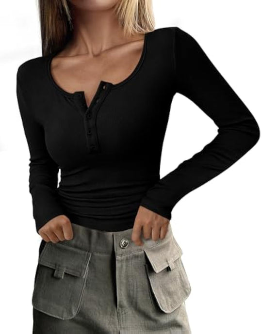 Damen Langärmeliges Rippshirt mit Henley-Knopfleiste und taillierter Passform Shop Nory