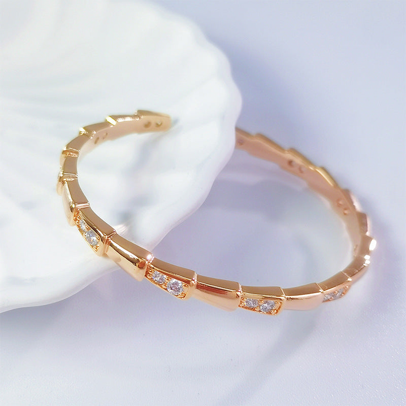 Damen Armband mit funkelnden Zirkonia und elegantem Design Shop Nory