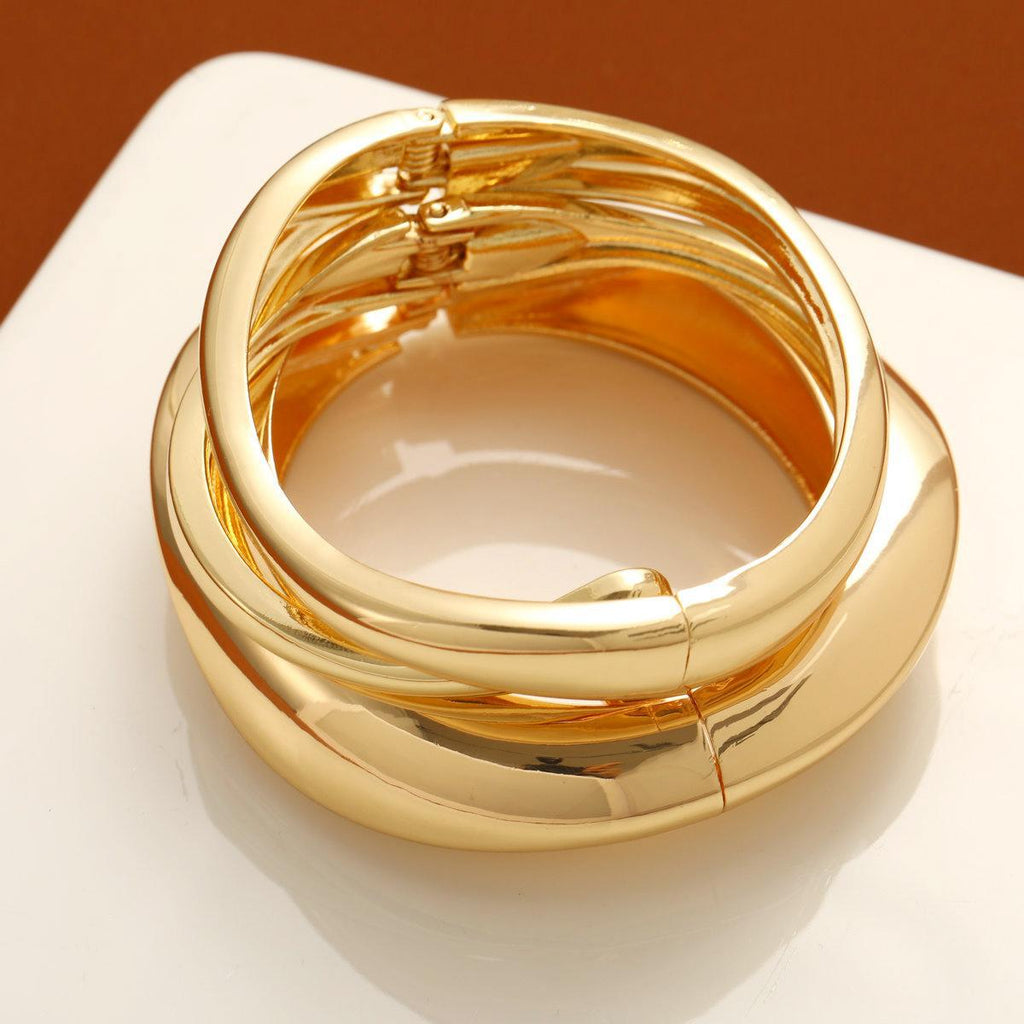 Damen Armband-Set mit elegantem, geschwungenem Design und luxuriösen Akzenten Shop Nory