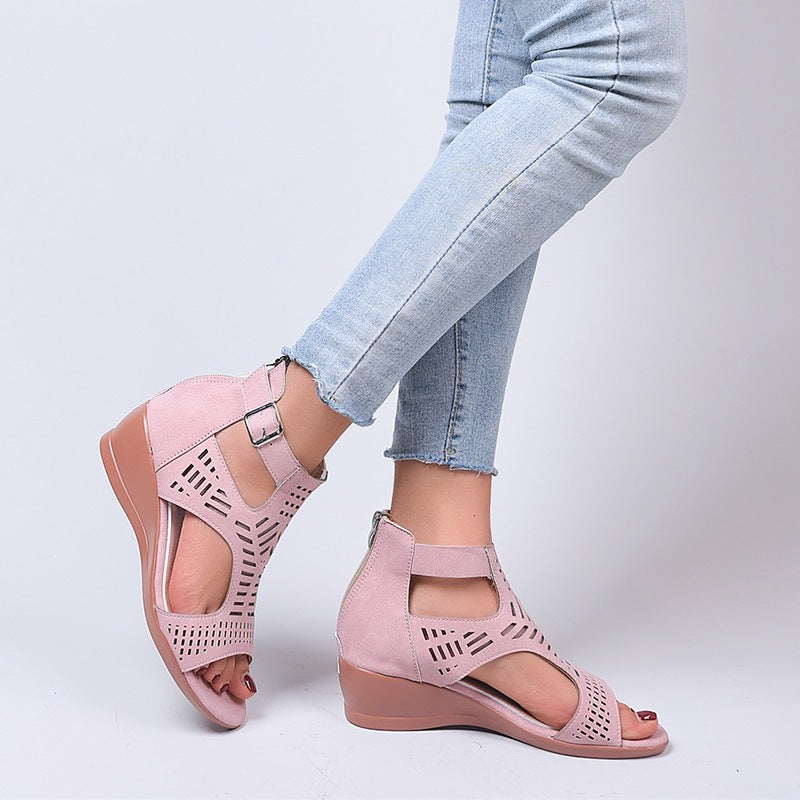 Damen Keil-Sandalen mit modischem Lochdesign und verstellbarem Riemen