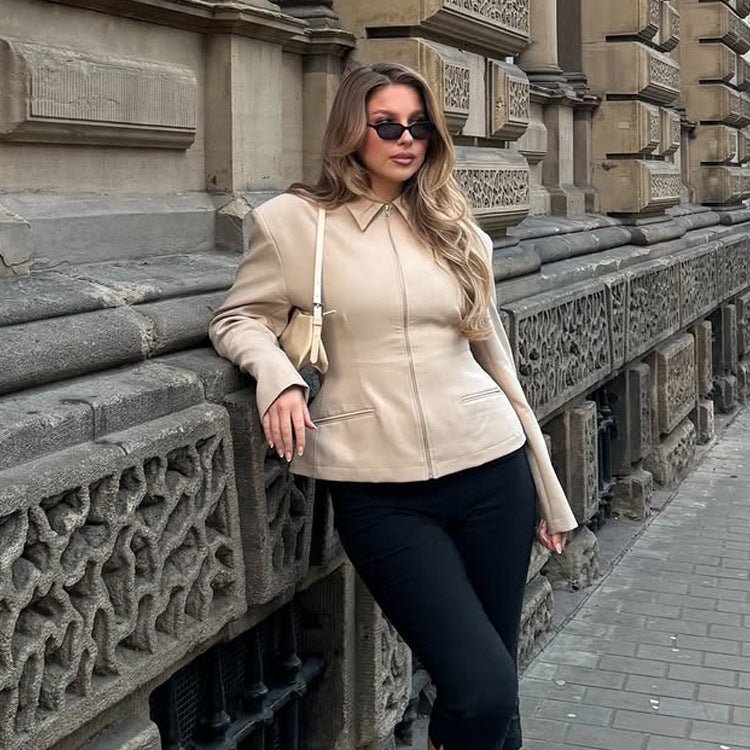 Damen Taillierte Kurzjacke aus veganem Lederimitat mit Hemdkragen und verdecktem Reißverschluss Shop Nory