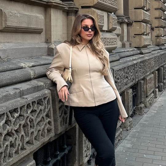 Damen Taillierte Kurzjacke aus veganem Lederimitat mit Hemdkragen und verdecktem Reißverschluss Shop Nory