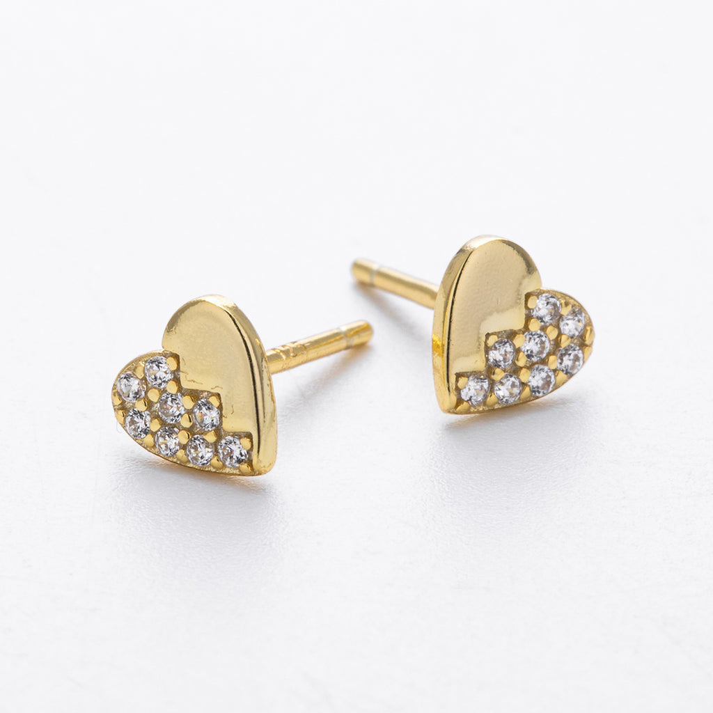 Damen Ohrstecker im herzförmigen Design mit funkelnden Zirkonia Shop Nory