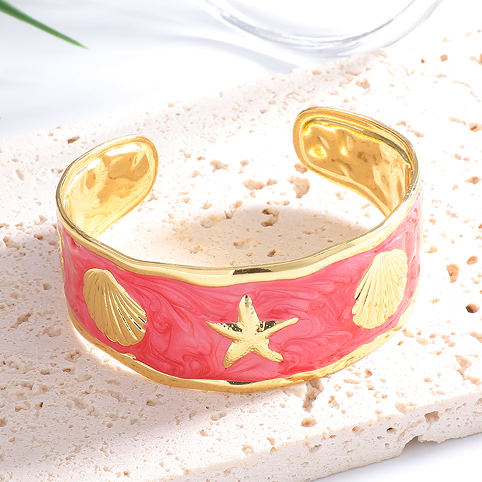 Damen Armreif mit maritimem Muschel- und Seestern-Design Shop Nory