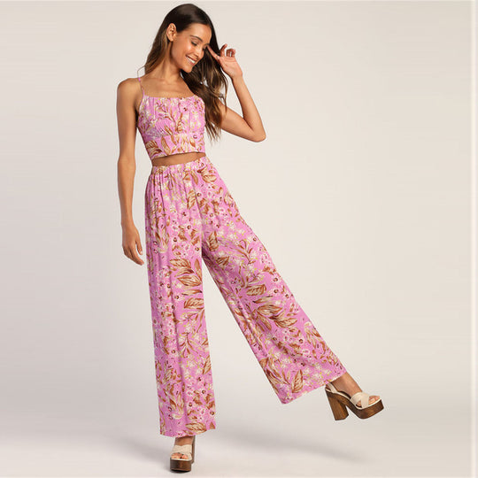 Damen luftiges Sommeroutfit mit floralem Print