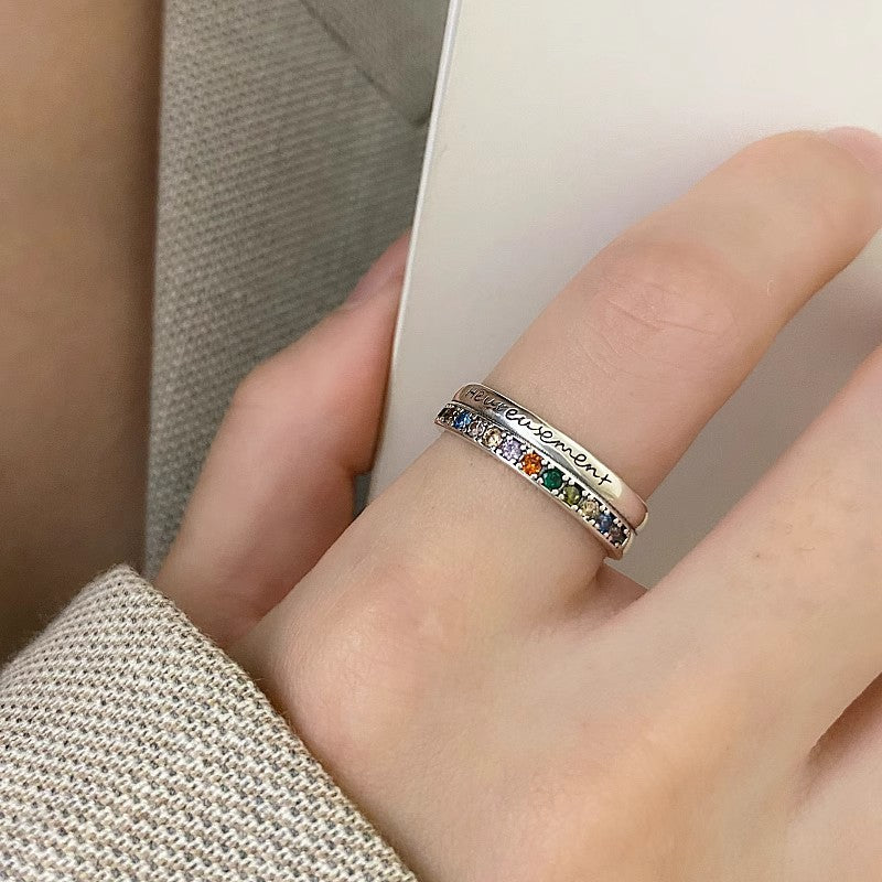 Damen Offener Ring mit inspirierendem Schriftzug und bunten Zirkonia-Steinen Shop Nory