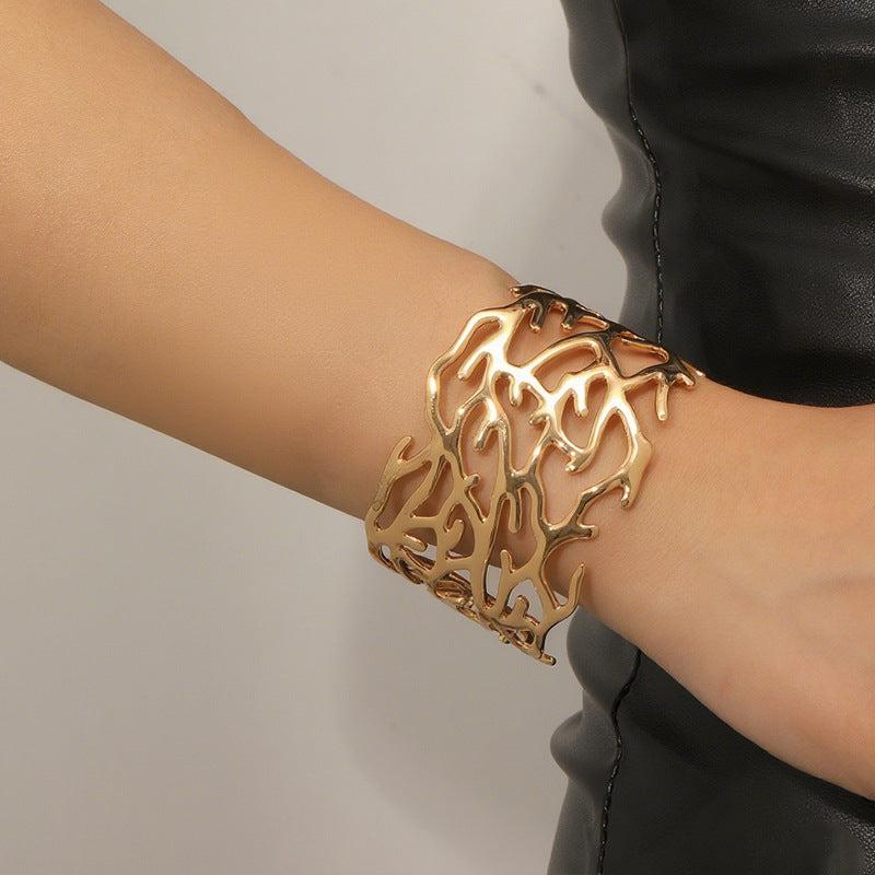 Damen Offener Armreif im eleganten Korallen Design Shop Nory