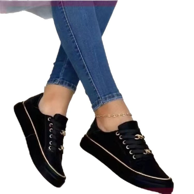 Damen Plateausneaker mit goldener Zierkante und Schmuckketten‑Details Shop Nory