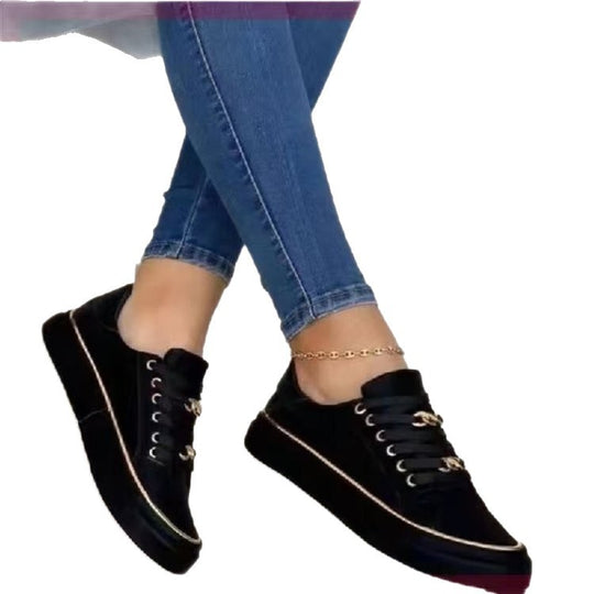 Damen Plateausneaker mit goldener Zierkante und Schmuckketten‑Details Shop Nory